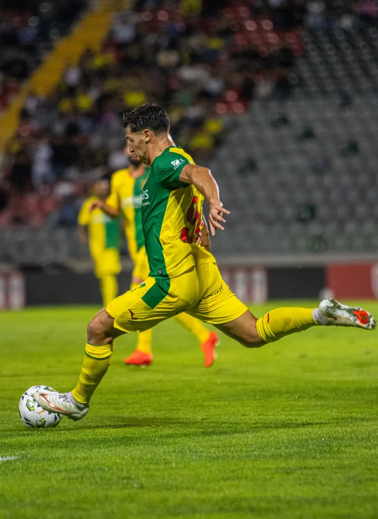 Miguel Falé ao serviço do FC Paços de Ferreira.