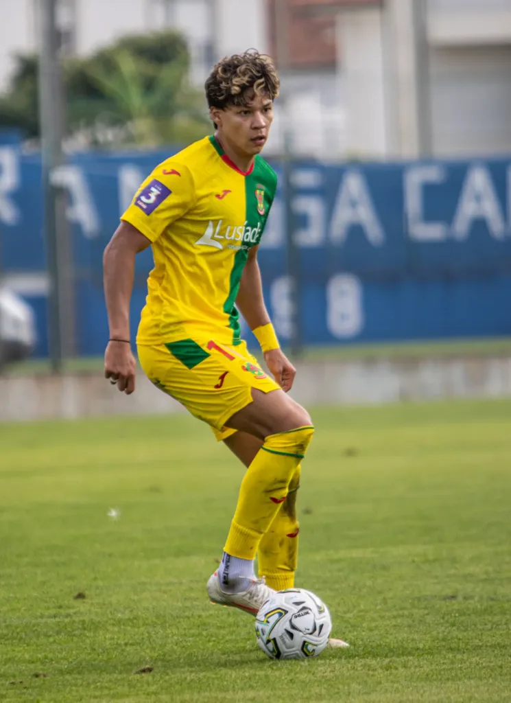 João Neto ao serviço do FC Paços de Ferreira.
