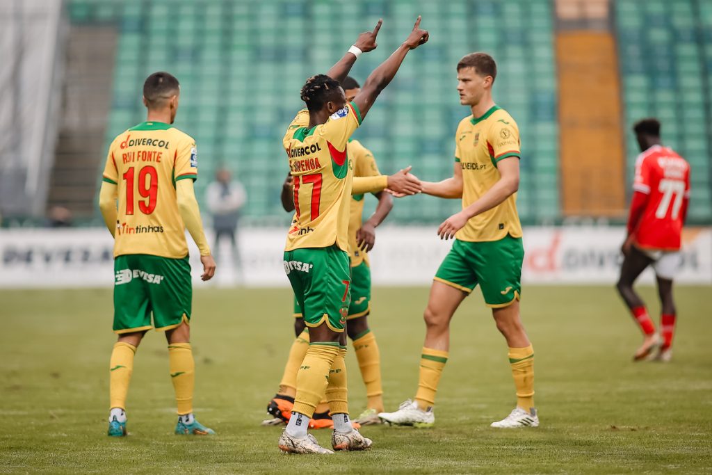 Cipenga a comemorar o golo marcado ao SL Benfica B, na 15ª jornada da Liga Portugal 2.