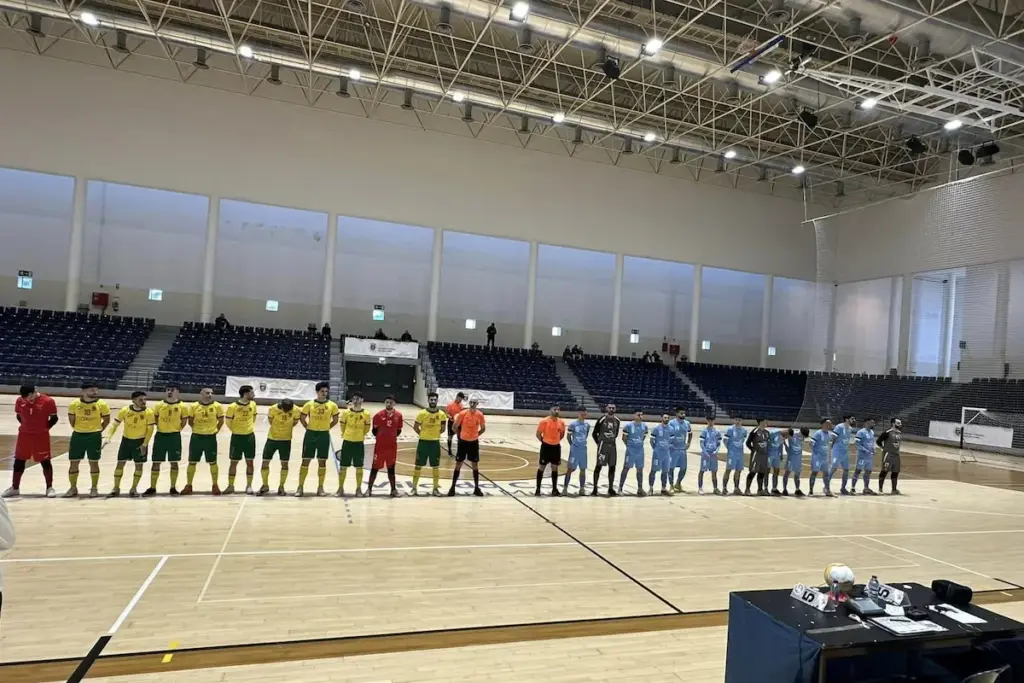 Equipas alinhadas antes do início do jogo Rio Ave FC x FC Paços de Ferreira Redifogo Futsal, cujo resultado foi 2-4 a favor dos pacenses.