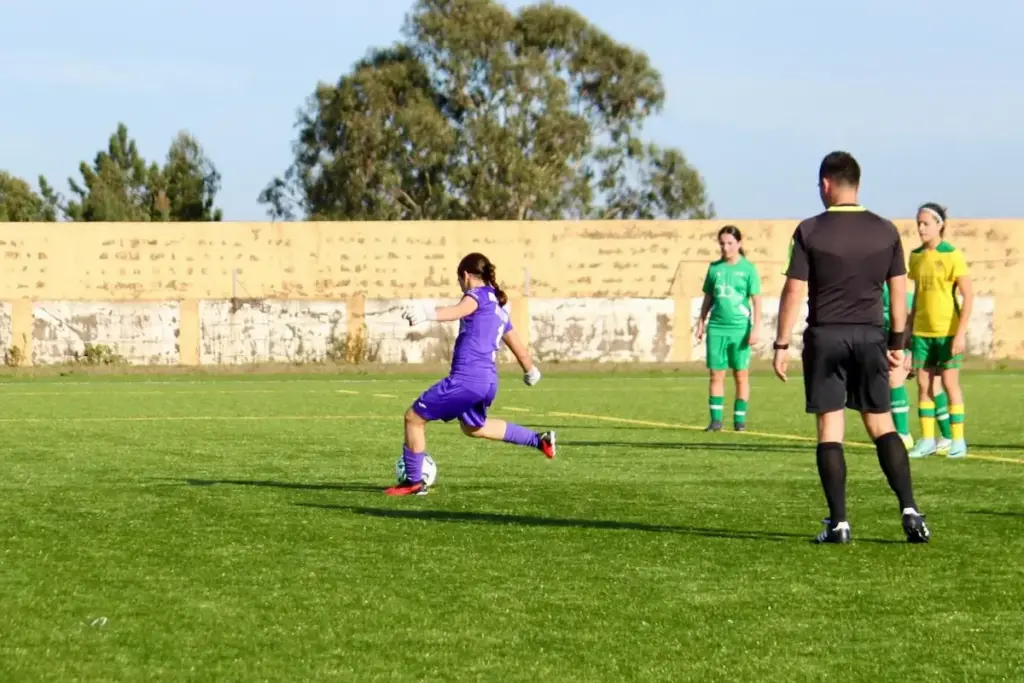 A guarda-redes Beatriz Pereira, da equipa feminina de Sub-15, fez um dos golos da vitória por 4-2 frente ao Ermesinde SC.