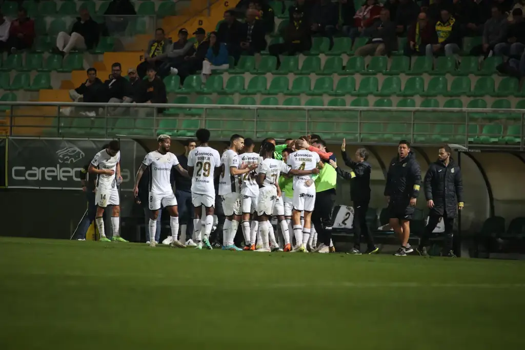 A equipa comemora o golo de Pedro Ganchas frente ao Tondela, na 20ª jornada da Liga Portugal 2.