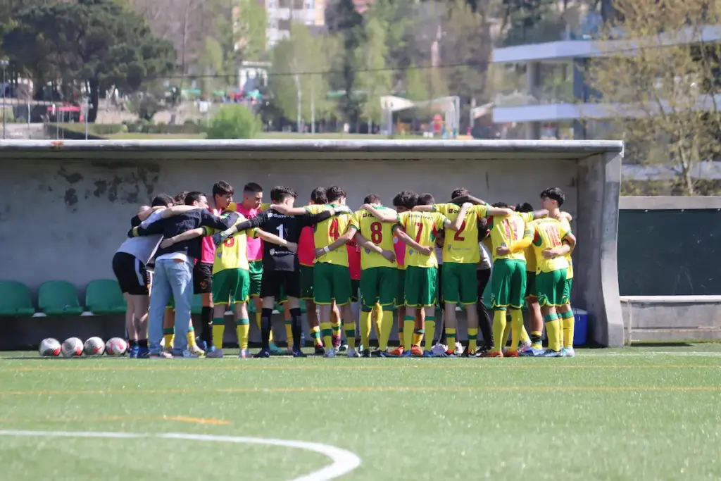 Equipa Sub-15 A reunida.