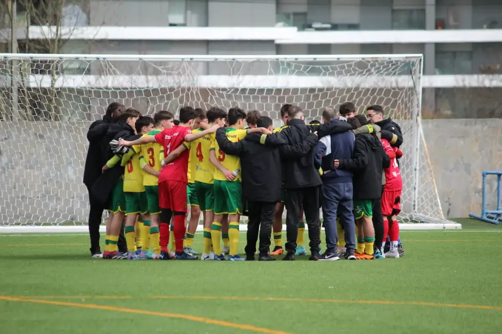 Equipa Sub-15A reunida no jogo com o FC Famalicão.