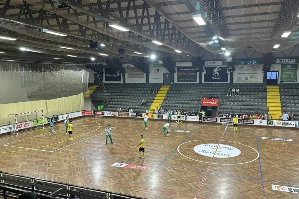 FC Paços de Ferreira Redifogo Futsal e Rio Ave FC defrontaram-se no Pavilhão Municipal de Paços de Ferreira, em jogo a contar para a Fase de Manutenção do Campeonato Nacional da II Divisão.