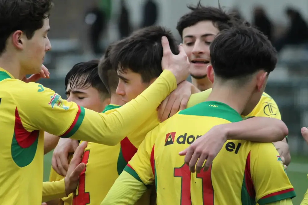 A vitória da formação Sub-16 do FC Paços de Ferreira frente ao FC Lixa mantém viva a esperança na presença no Apuramento do Campeão. 