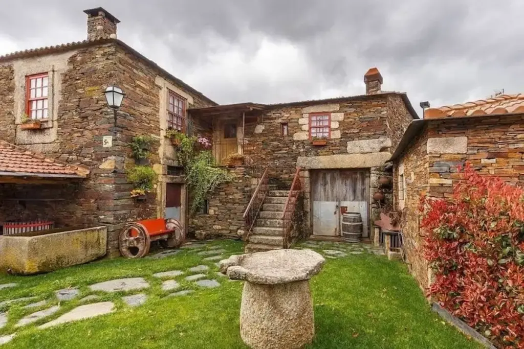 A Aldeia de Quintandona foi candidata às 7 Maravilhas de Portugal.