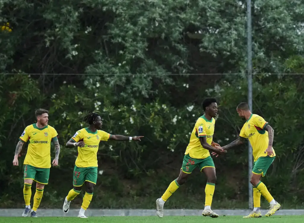 Antunes, Cipenga, Gorby e Ícaro após o golo de Gorby ao SL Benfica B, na 32ª jornada daLiga Portugal 2.