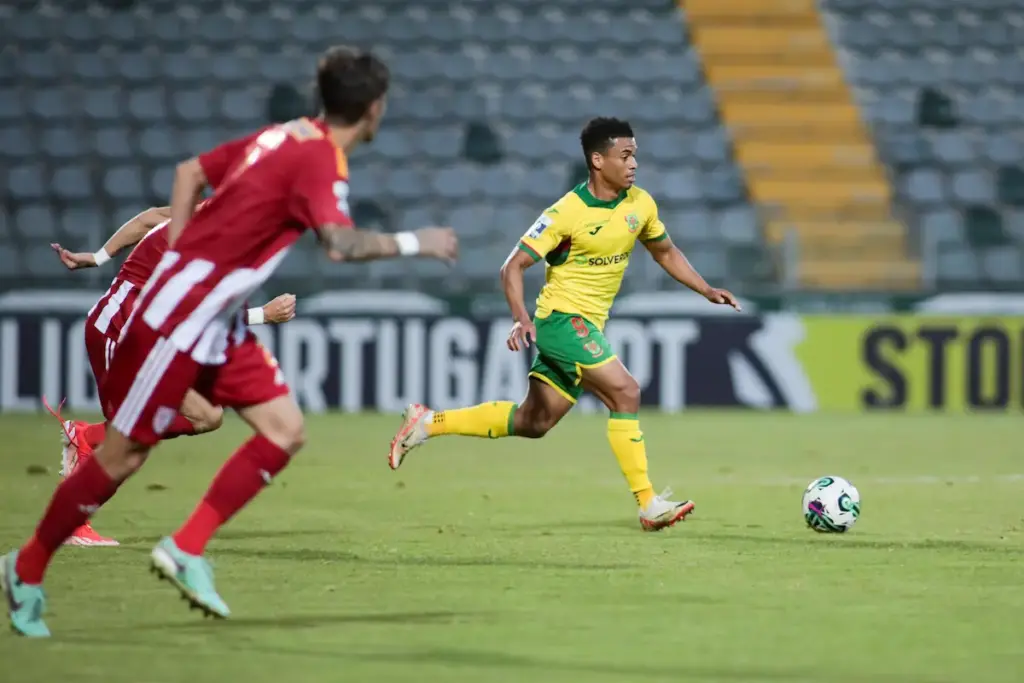 Uilton durante o jogo FC Paços de Ferreira x AVS, da 31ª jornada da Liga Portugal 2.