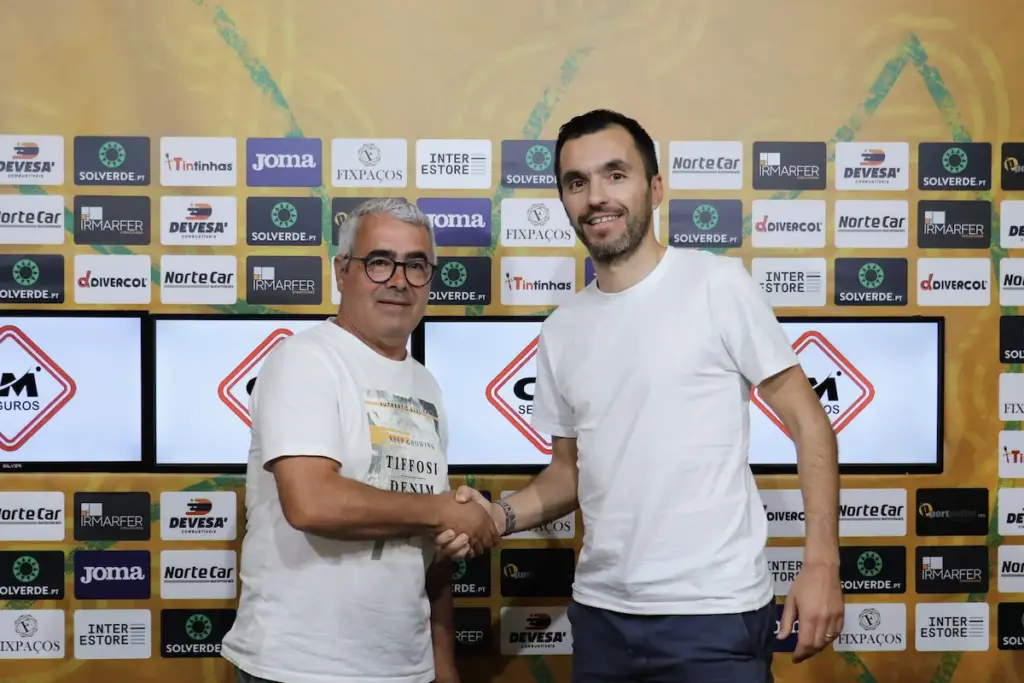 José Carlos Dias, responsável pelo Departamento de Futsal do FC Paços de Ferreira, apresenta Nandinho como novo treinador da equipa principal.
