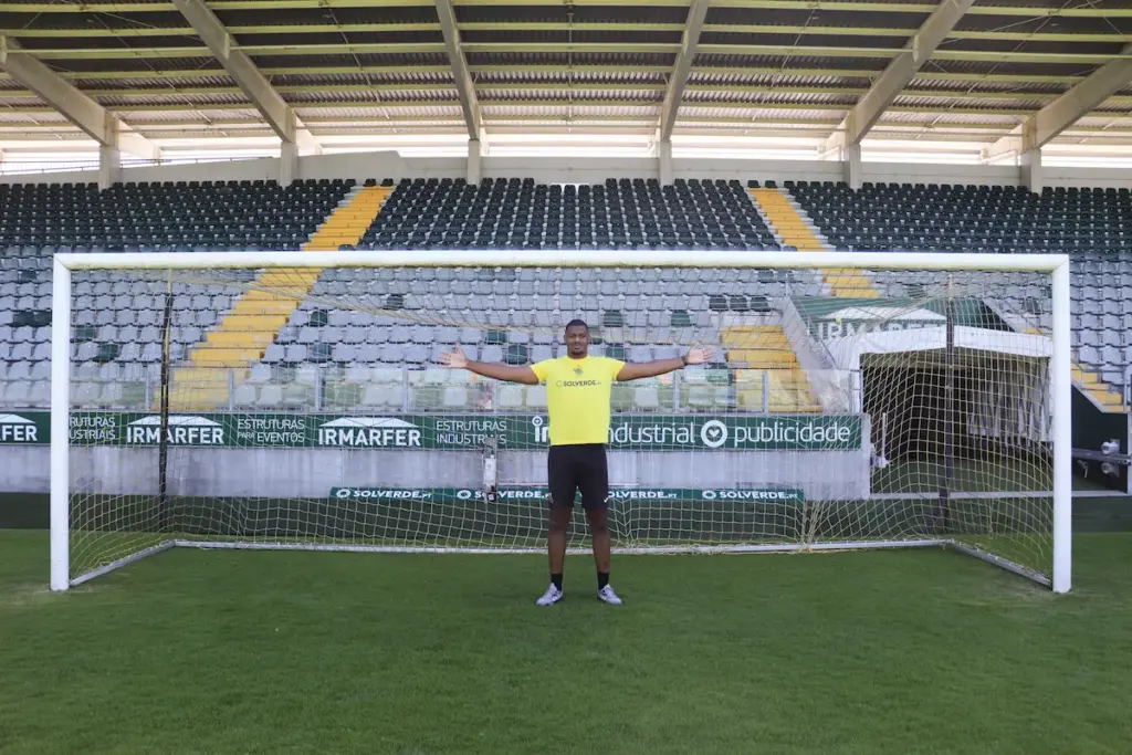 Malcolm Barcola, reforço do FC Paços de Ferreira para 2024/2025.