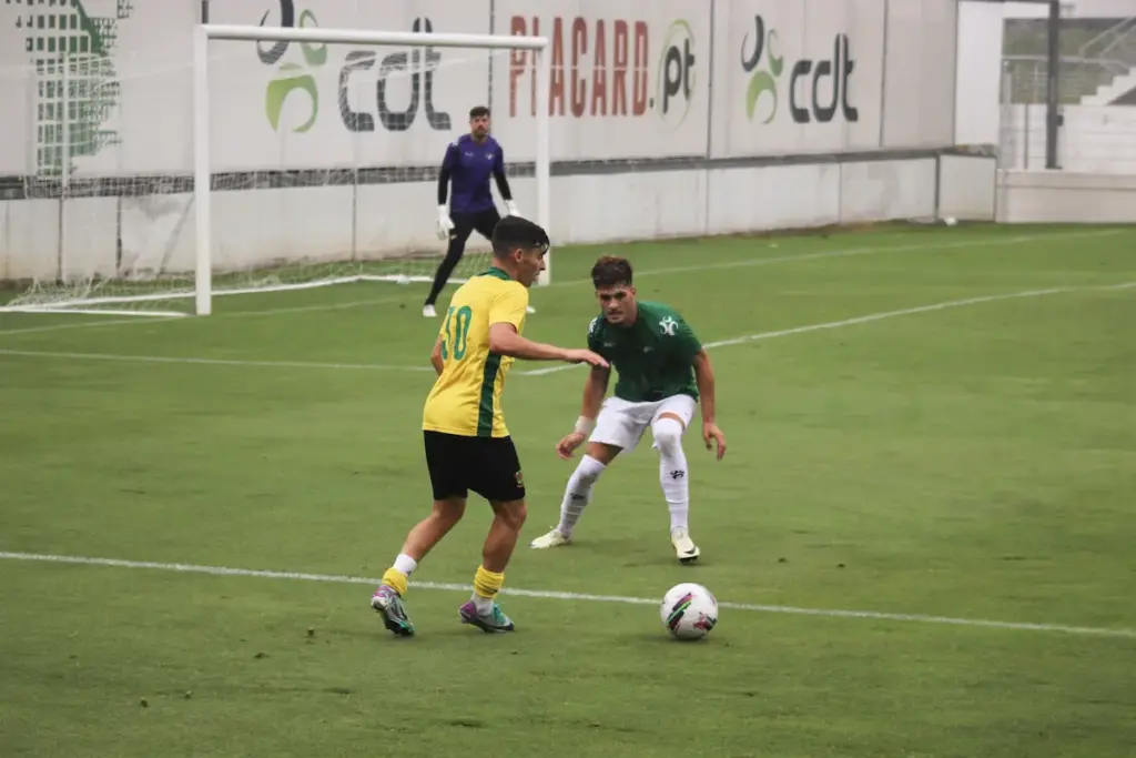 Costinha durante o jogo do amigável do FC Paços de Ferreira com o Moreirense FC.