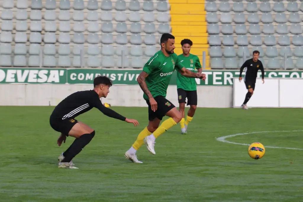 Marcos Paulo durante o jogo-treino do FC Paços de Ferreira frente ao Lusitânia de Lourosa FC.