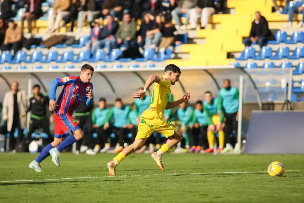 Costinha durante o jogo do FC Paços de Ferreira com o FC Felgueiras, na 16.ª jornada da Liga Portugal 2.