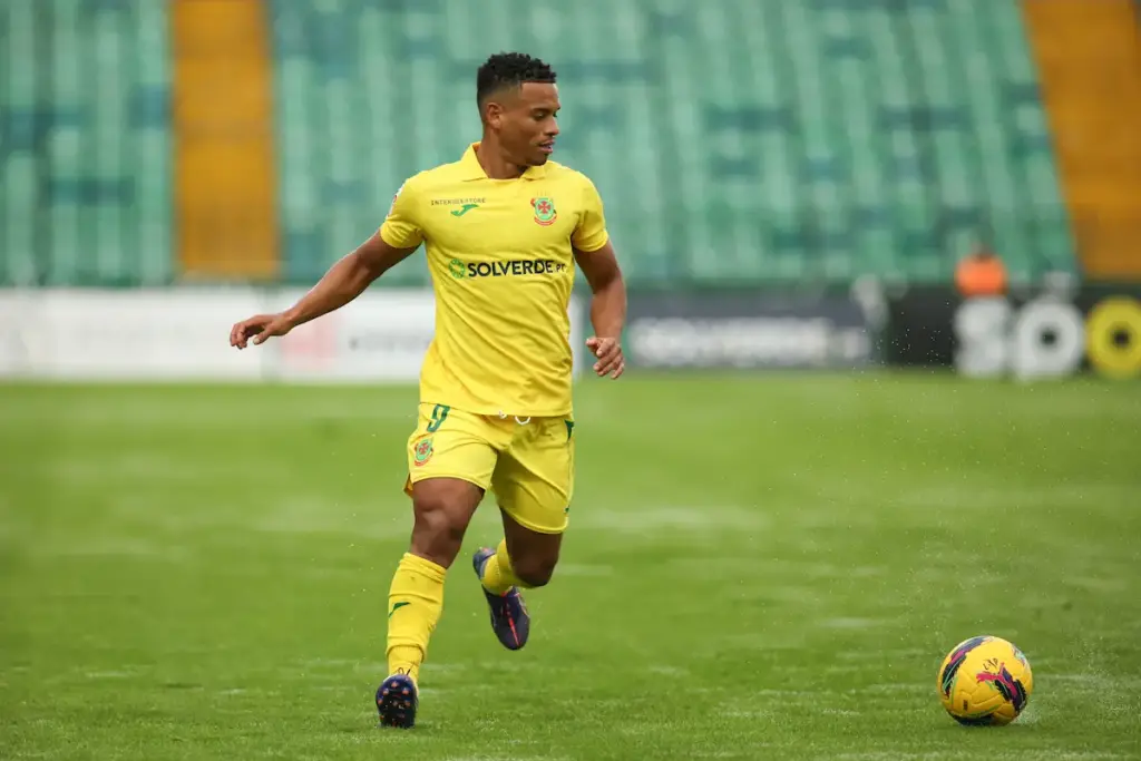 Uilton durante um jogo do FC Paços de Ferreira.
