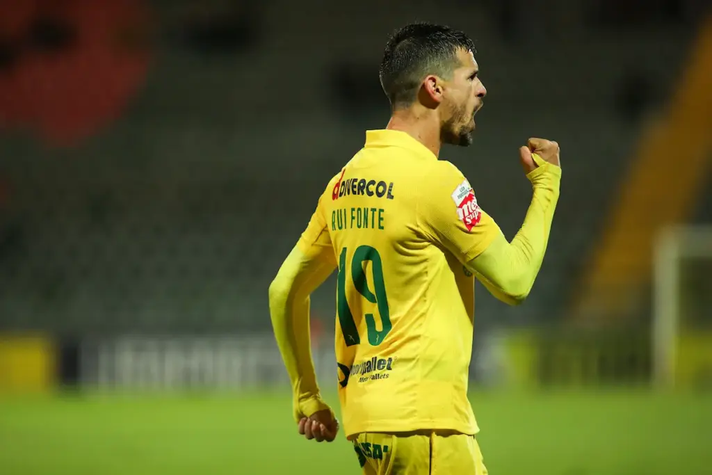 Rui Fonte celebra o segundo golo apontado no jogo entre o FC Paços de Ferreira e o Académico de Viseu FC, na 17ª jornada da Liga Portugal Meu Super.