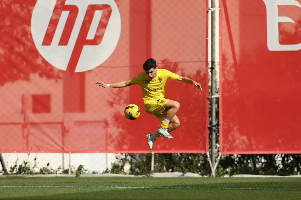 Costinha durante o jogo do FC Paços de Ferreira com o SL Benfica B, na 23ª jornada da Liga Portugal Meu Super.