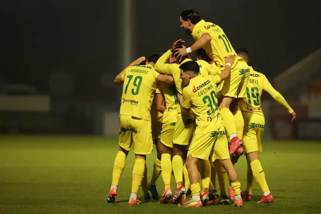 Os jogadores do FC Paços de Ferreira comemoram o golo de Marcos Paulo ao FC Penafiel, na 21ª jornada da Liga Portugal Meu Super.