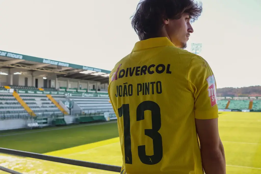 João Pinto, novo reforço do FC Paços de Ferreira, no Estádio Capital do Móvel.