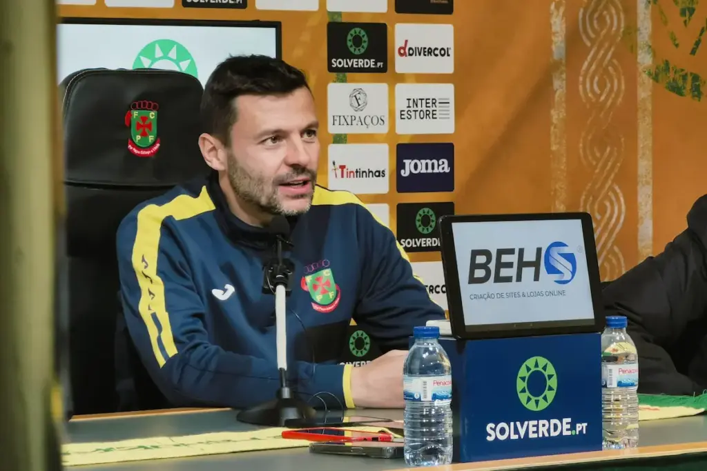 Filipe Cândido, treinador do FC Paços de Ferreira, na conferência de imprensa de apresentação.