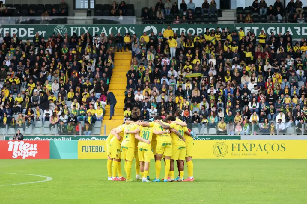 A equipa do FC Paços de Ferreira faz a roda, antes do início do jogo com a UD Leiria, a contar para a 31ª jornada da Liga Portugal Meu Super.