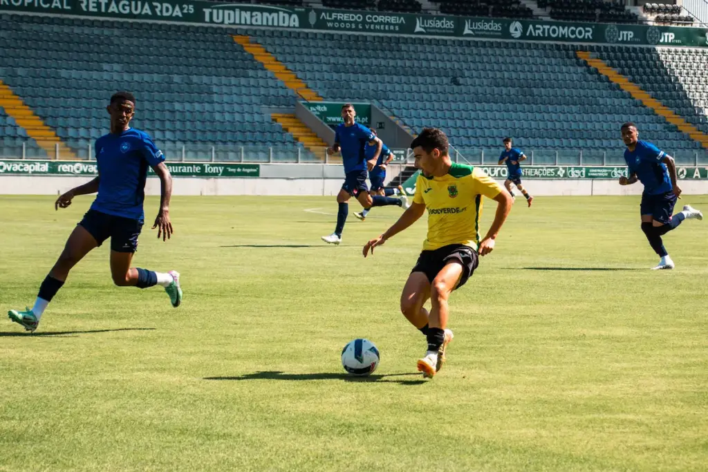 Costinha no jogo de treino do FC Paços de Ferreira frente à UD Oliveirense.