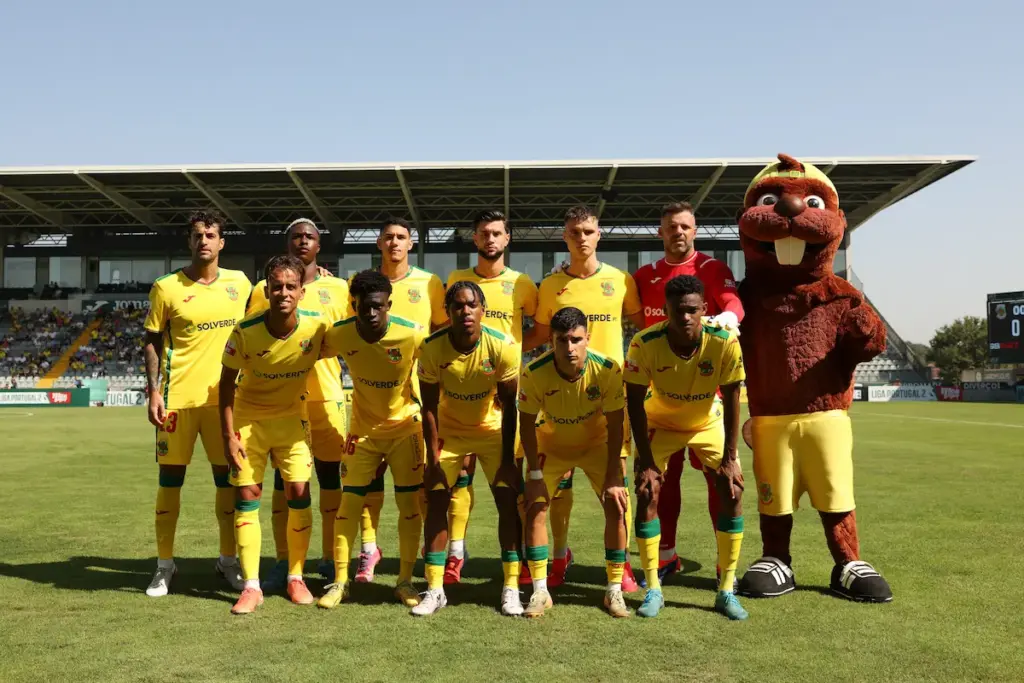O primeiro «onze» do FC Paços de Ferreira na Liga Portugal Meu Super 25/26, para o encontro com o FC Vizela.