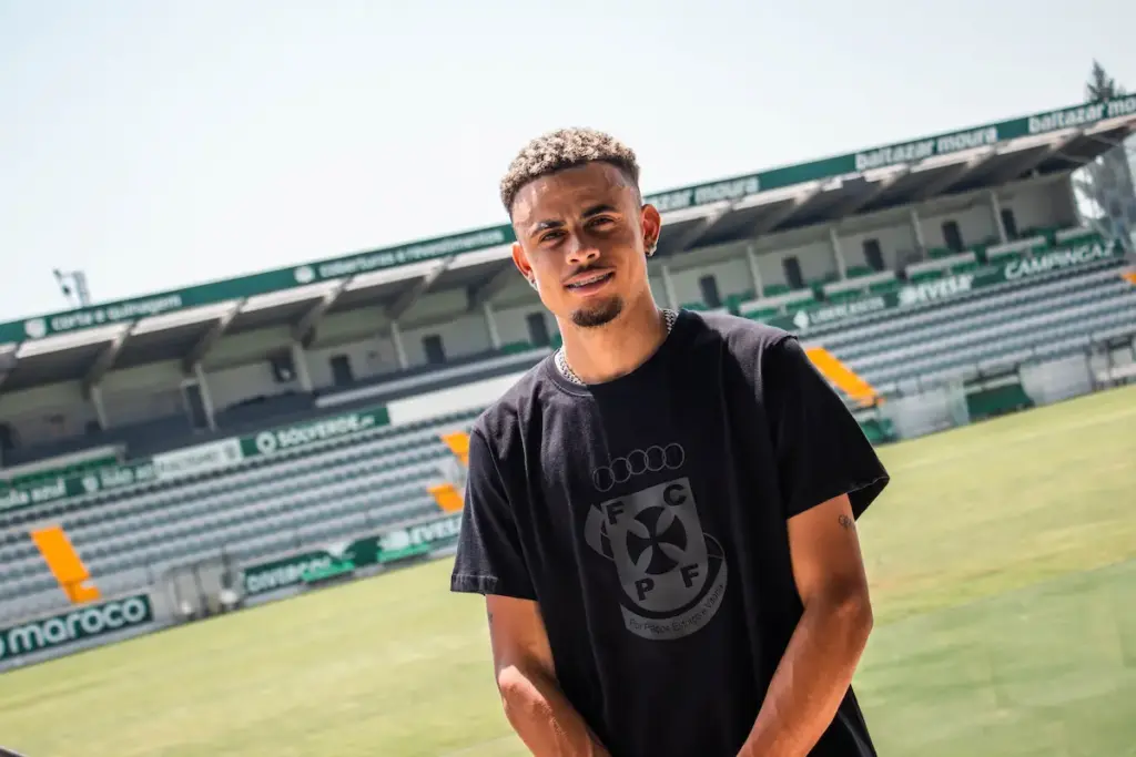 Matheus Martins, reforço do FC Paços de Ferreira, no Estádio Capital do Móvel.