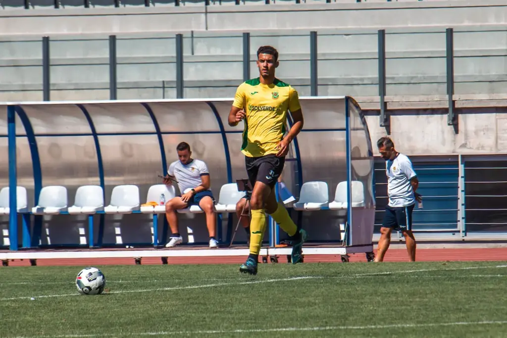 João Vale ao serviço do FC Paços de Ferreira.