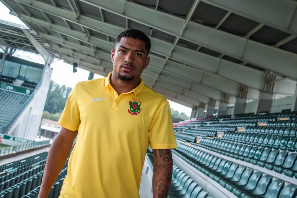 Diego Fernandes no Estádio Capital do Móvel.