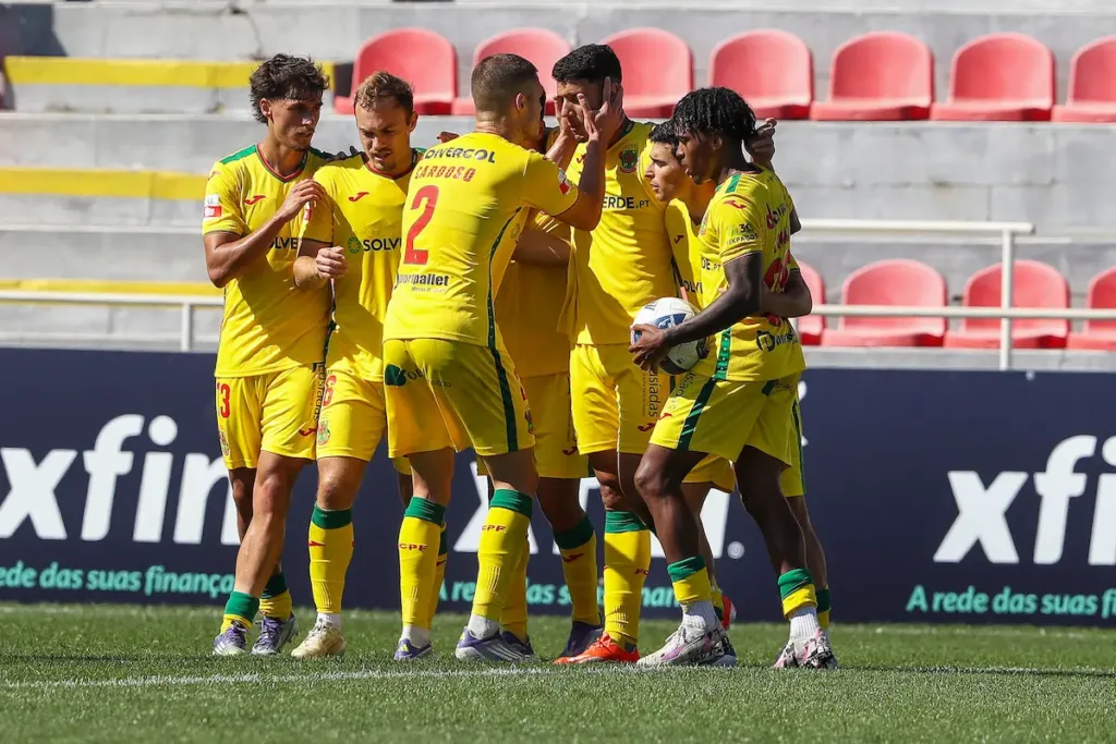 A equipa festeja o golo de João Victor frente à UD Oliveirense, na sétima jornada da Liga Portugal Meu Super.