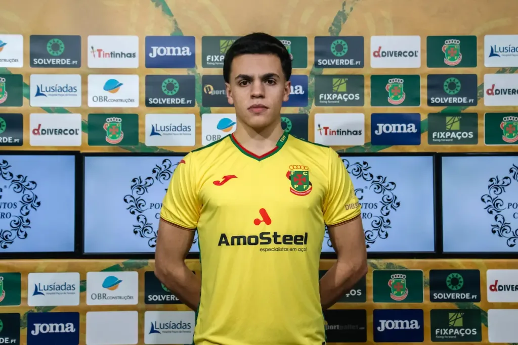 Lucas Gomes reforça o FC Paços de Ferreira dreamcouch Futsal.