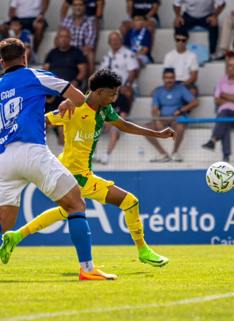 Vitinho ao serviço do FC Paços de Ferreira.