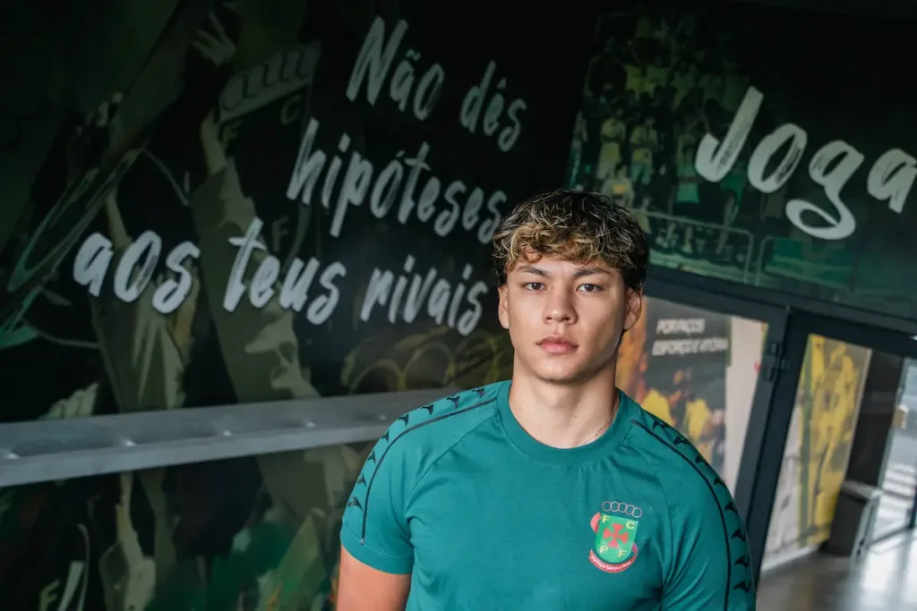 João Neto, reforço do FC Paços de Ferreira, no Estádio Capital do Móvel.