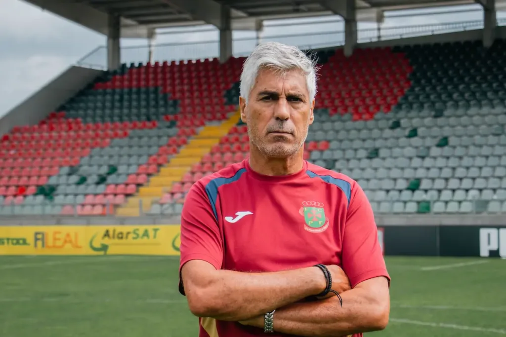 Vítor Paneira, treinador do FC Paços de Ferreira, no Estádio Capital do Móvel.