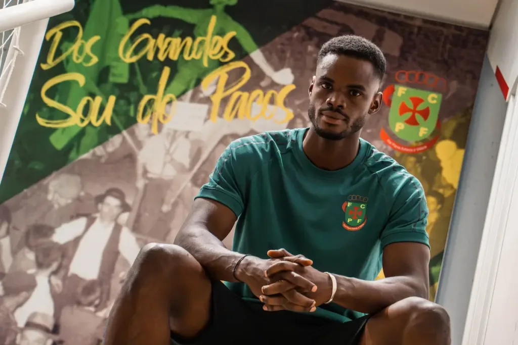 Bubacar Djaló, reforço do FC Paços de Ferreira, no Estádio Capital do Móvel.